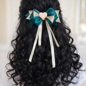 Hand Crafted Green and Ivory Hair Bow